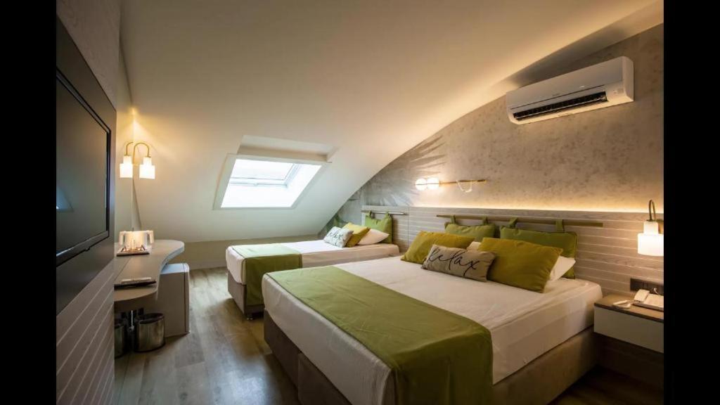 Side Square Hotel Екстериор снимка
