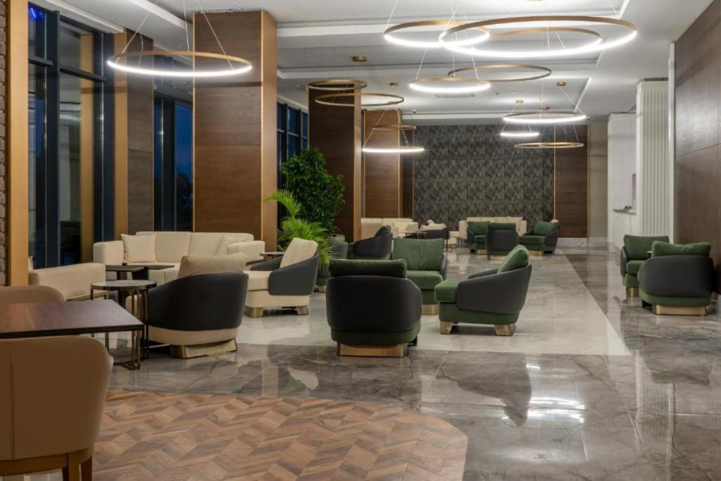 Side Square Hotel Екстериор снимка
