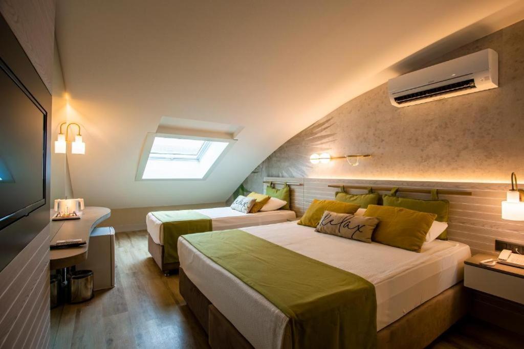 Side Square Hotel Екстериор снимка