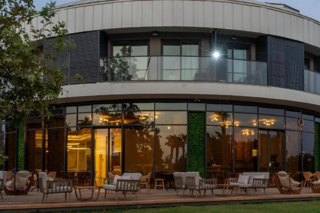 Side Square Hotel Екстериор снимка
