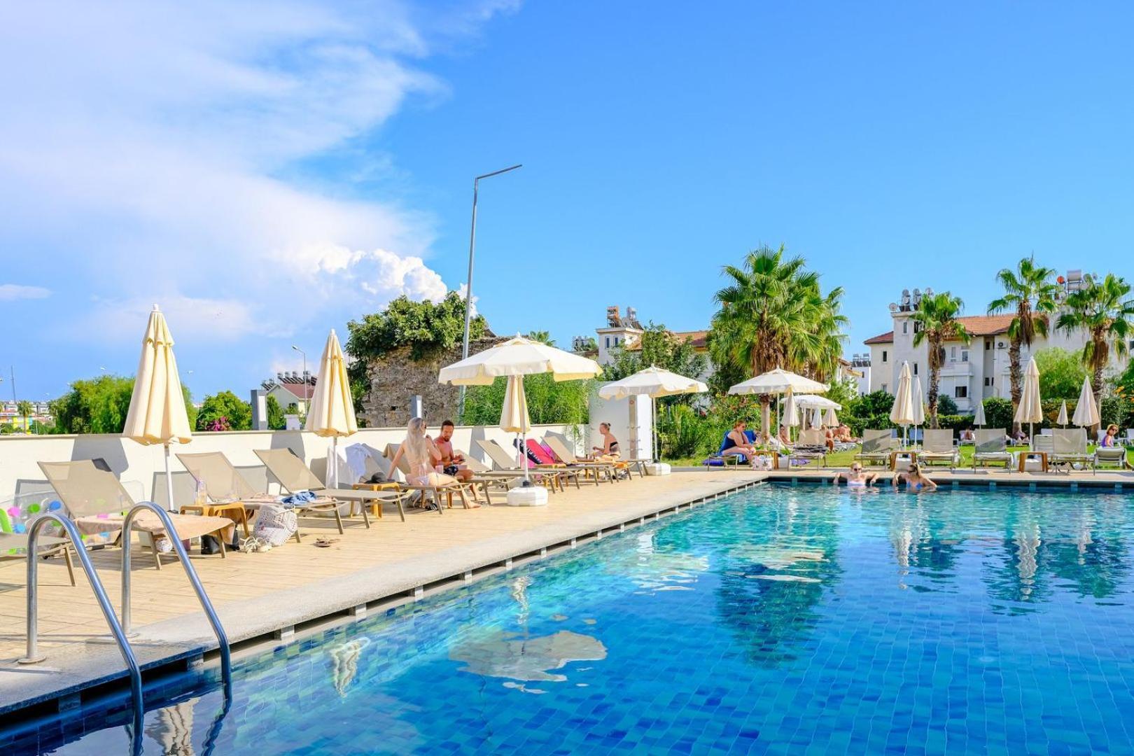 Side Square Hotel Екстериор снимка