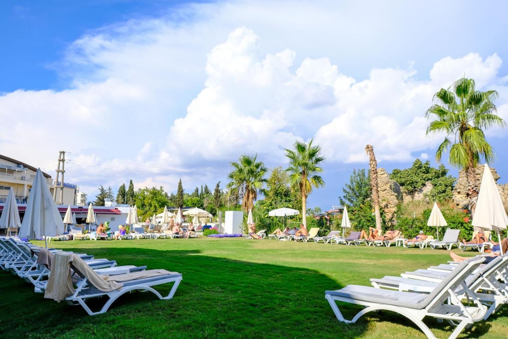 Side Square Hotel Екстериор снимка