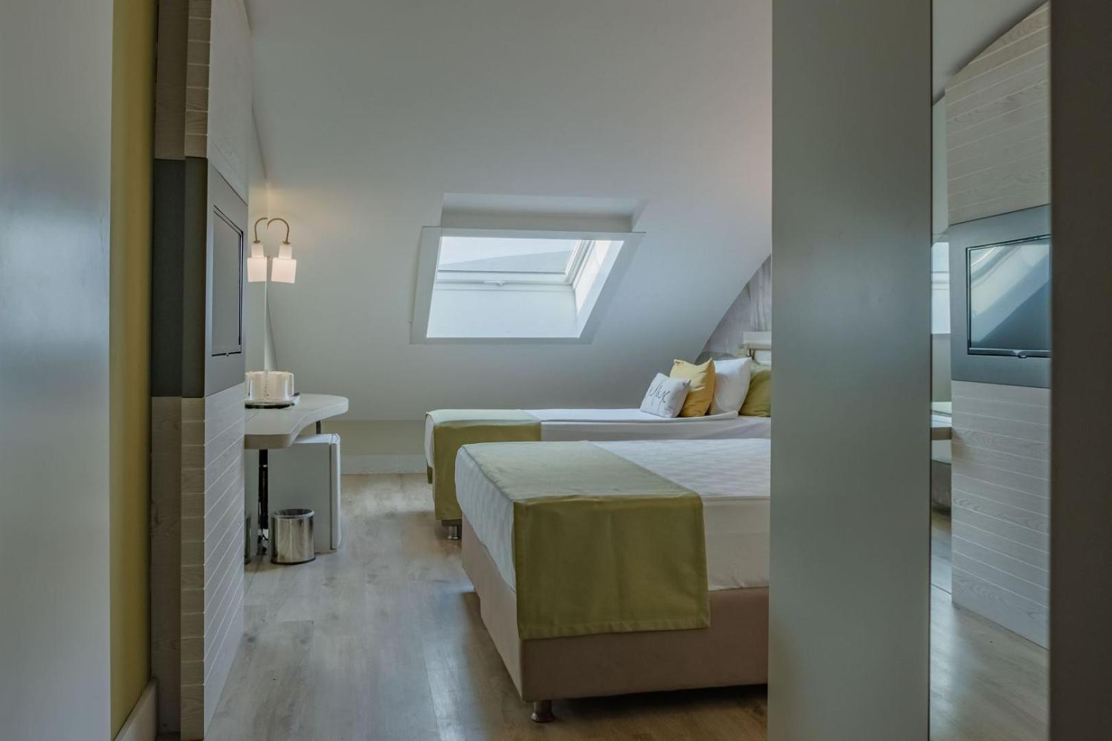 Side Square Hotel Екстериор снимка