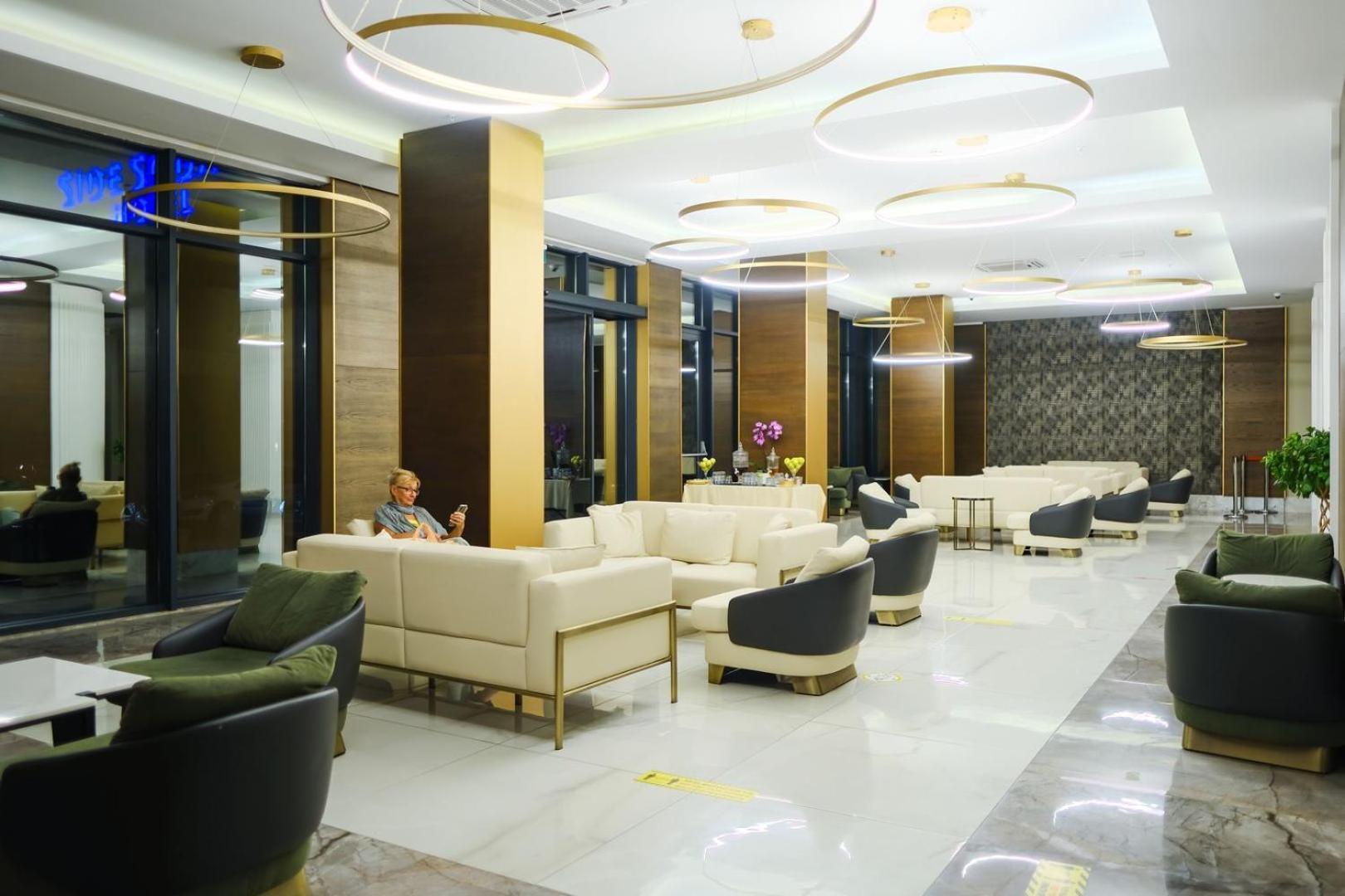 Side Square Hotel Екстериор снимка