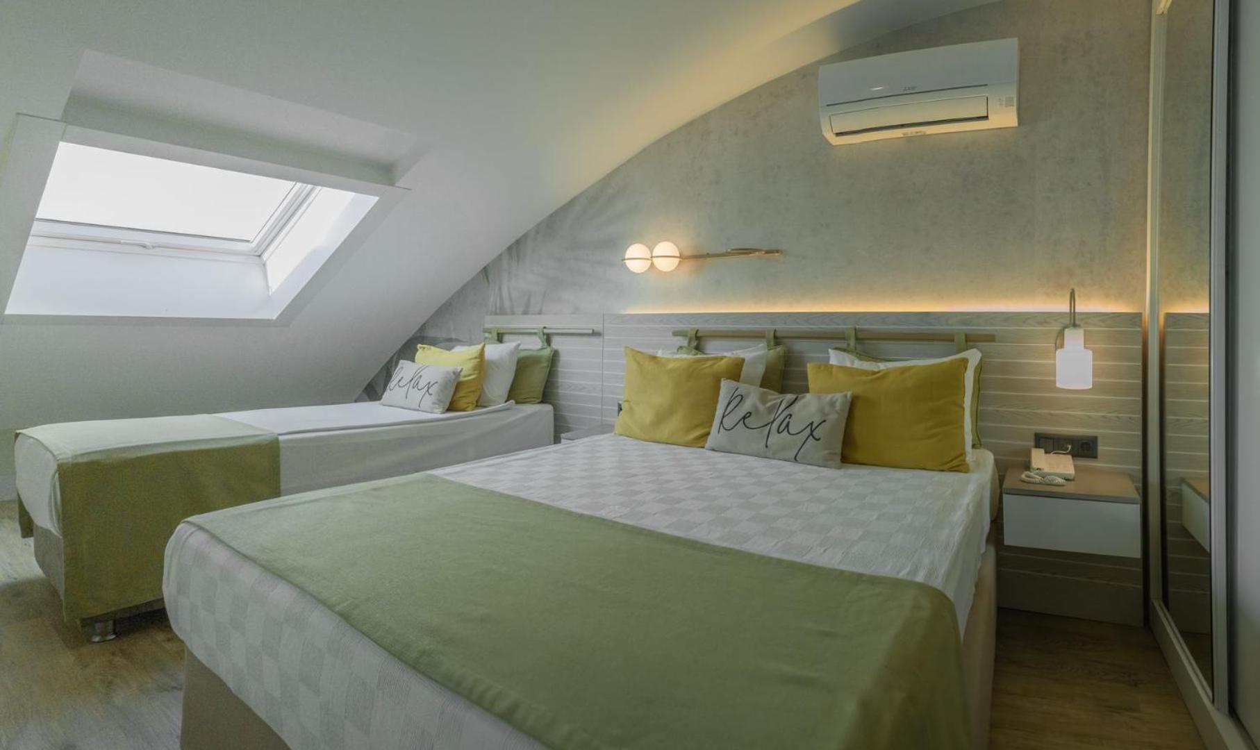 Side Square Hotel Екстериор снимка