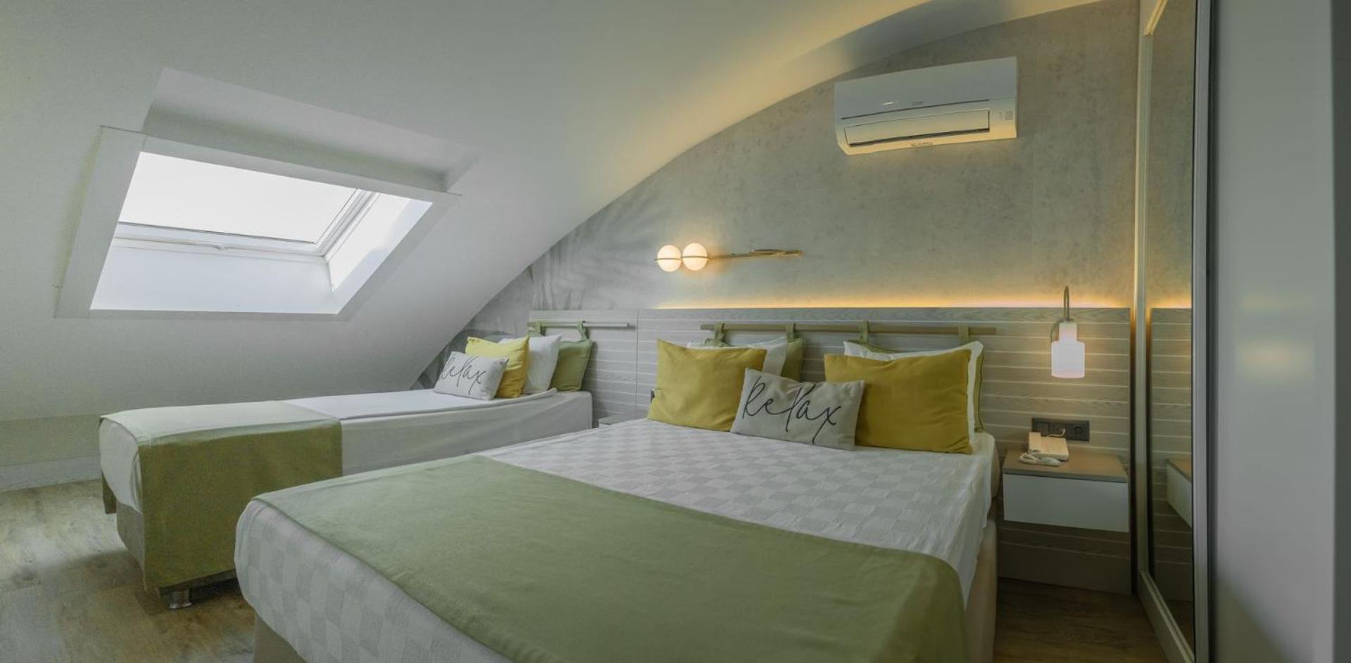 Side Square Hotel Екстериор снимка